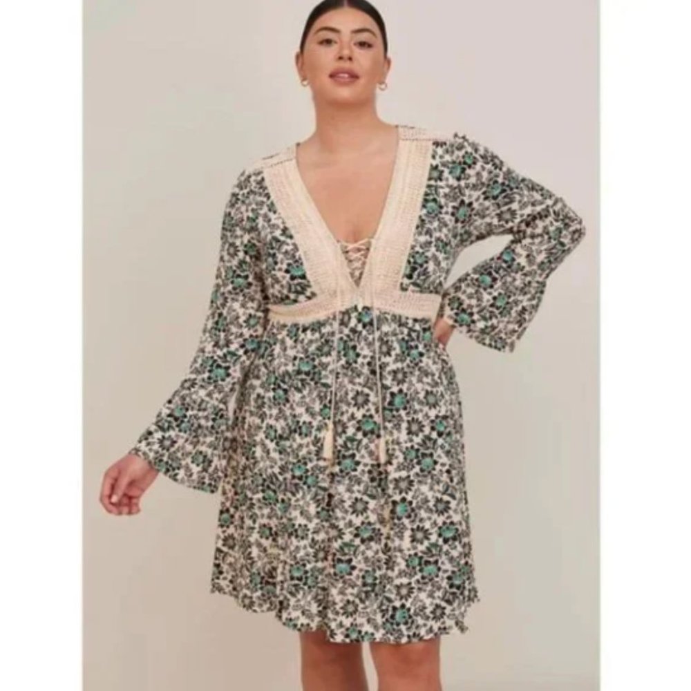 Torrid 0 Boho Romantic Fully Lined Floral Dress